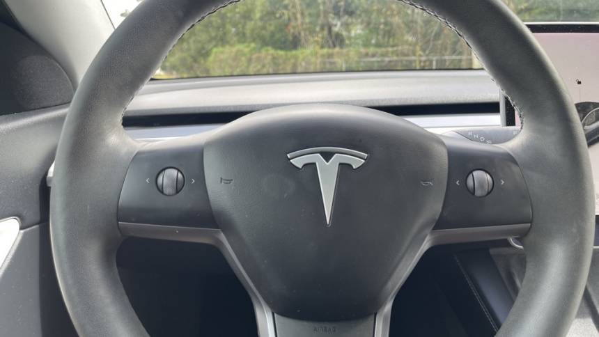 2021 Tesla Model Y 5YJYGDEE7MF287984