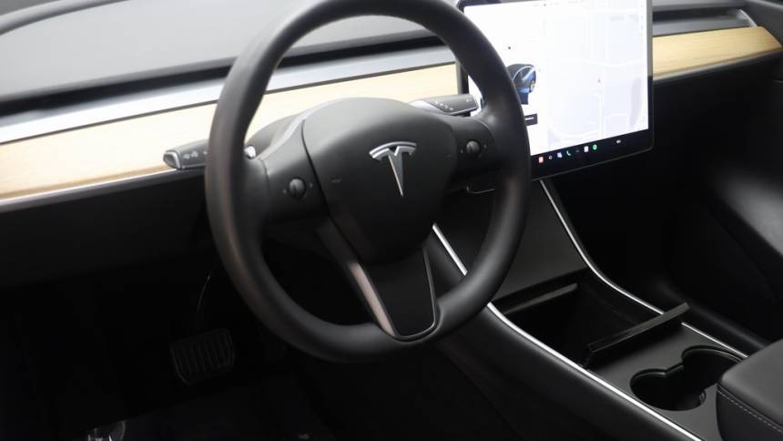 2020 Tesla Model Y 5YJYGDEE5LF043670