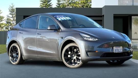 2020 Tesla Model Y 5YJYGDEE3LF034143