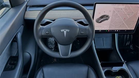 2020 Tesla Model Y 5YJYGDEE3LF034143