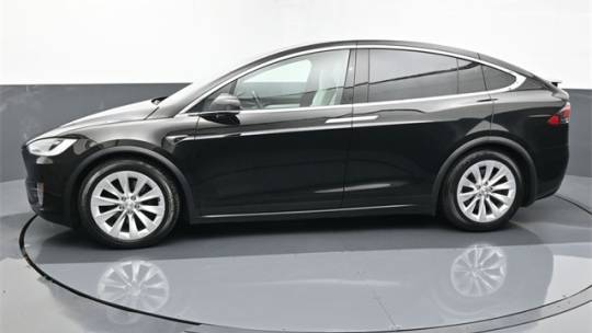 2019 Tesla Model X 5YJXCBE25KF152579