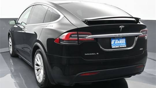 2019 Tesla Model X 5YJXCBE25KF152579