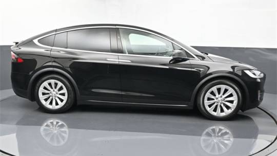 2019 Tesla Model X 5YJXCBE25KF152579