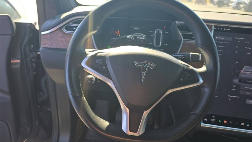 2017 Tesla Model X 5YJXCBE24HF068309