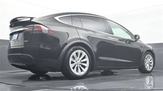 2019 Tesla Model X 5YJXCBE25KF152579