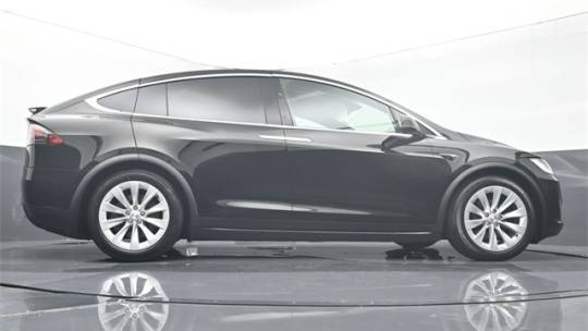 2019 Tesla Model X 5YJXCBE25KF152579