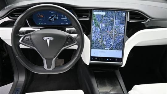 2019 Tesla Model X 5YJXCBE25KF152579