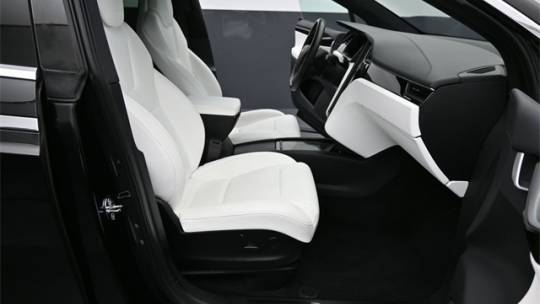 2019 Tesla Model X 5YJXCBE25KF152579