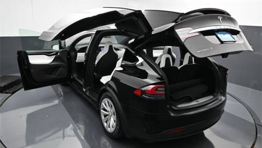 2019 Tesla Model X 5YJXCBE25KF152579