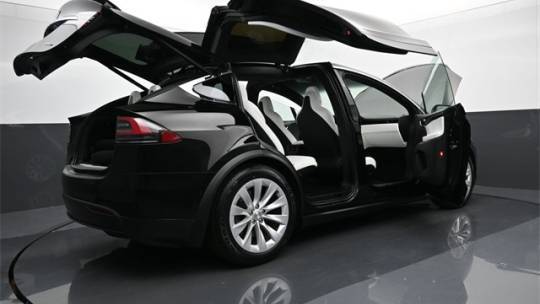 2019 Tesla Model X 5YJXCBE25KF152579