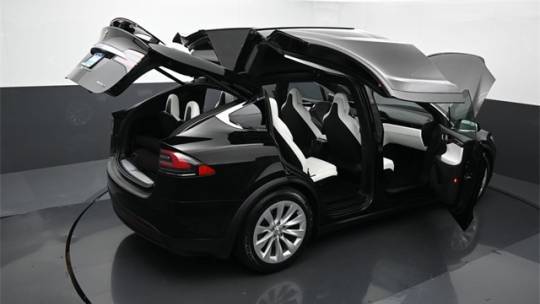 2019 Tesla Model X 5YJXCBE25KF152579