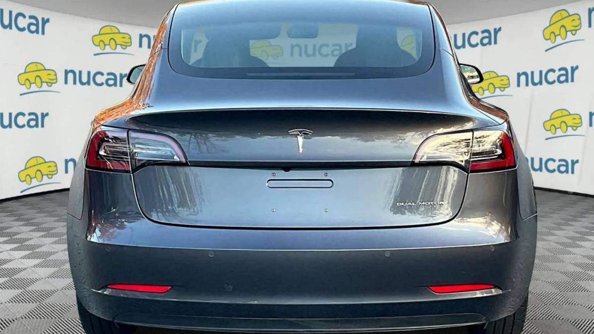 2018 Tesla Model 3 5YJ3E1EB4JF183209