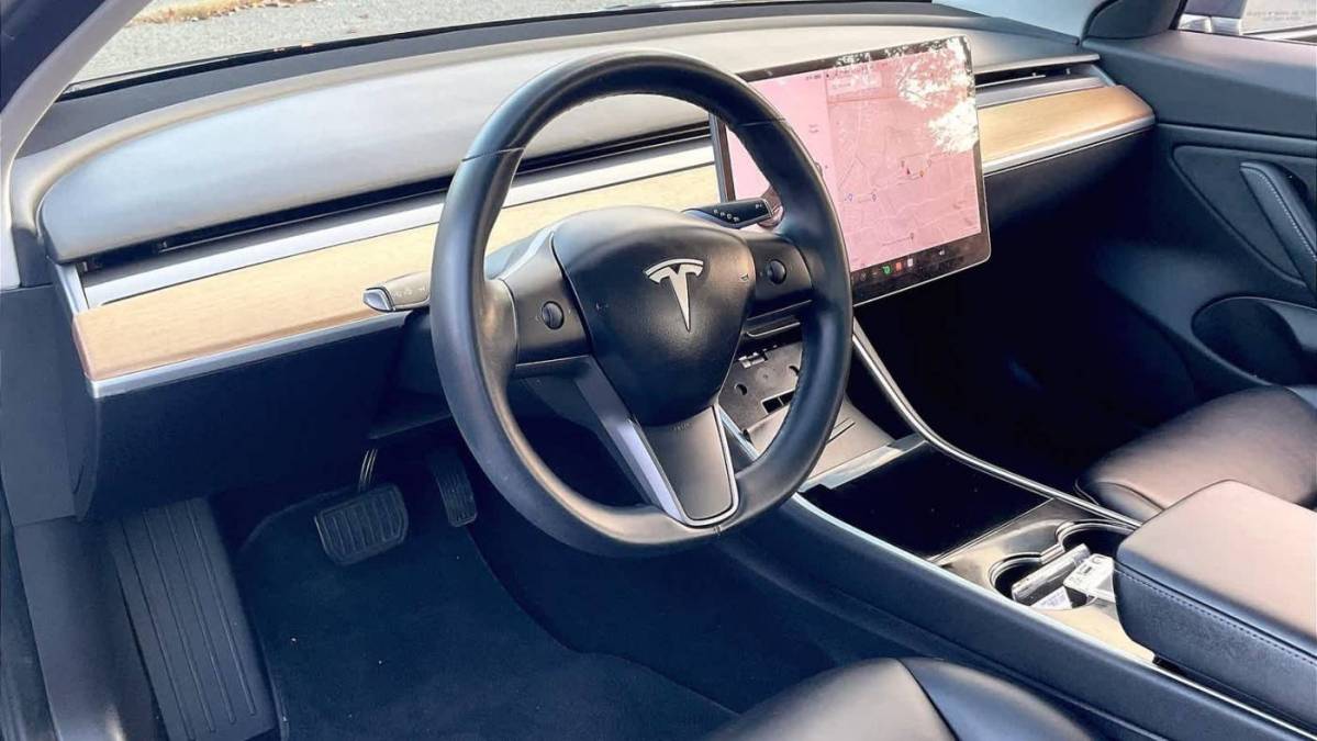 2018 Tesla Model 3 5YJ3E1EB4JF183209