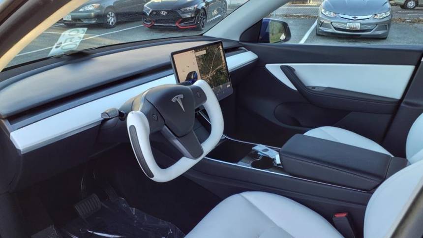 2020 Tesla Model Y 5YJYGDEEXLF037587