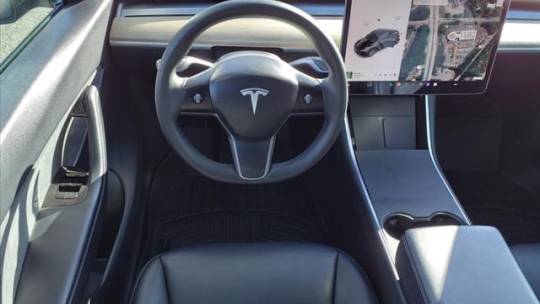 2021 Tesla Model Y 5YJYGDEE5MF077125