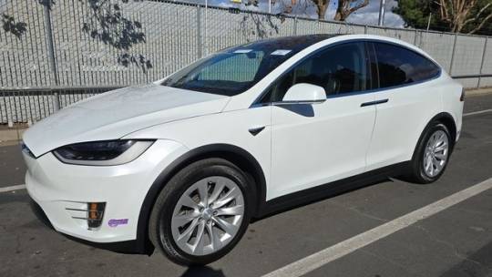 2018 Tesla Model X 5YJXCDE24JF113928