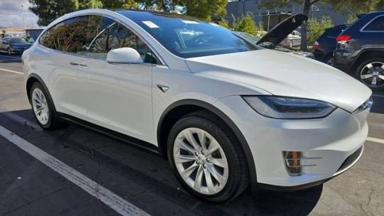 2018 Tesla Model X 5YJXCDE24JF113928