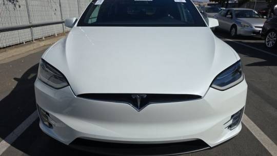 2018 Tesla Model X 5YJXCDE24JF113928