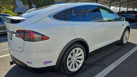 2018 Tesla Model X 5YJXCDE24JF113928