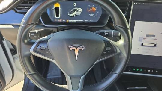 2018 Tesla Model X 5YJXCDE24JF113928