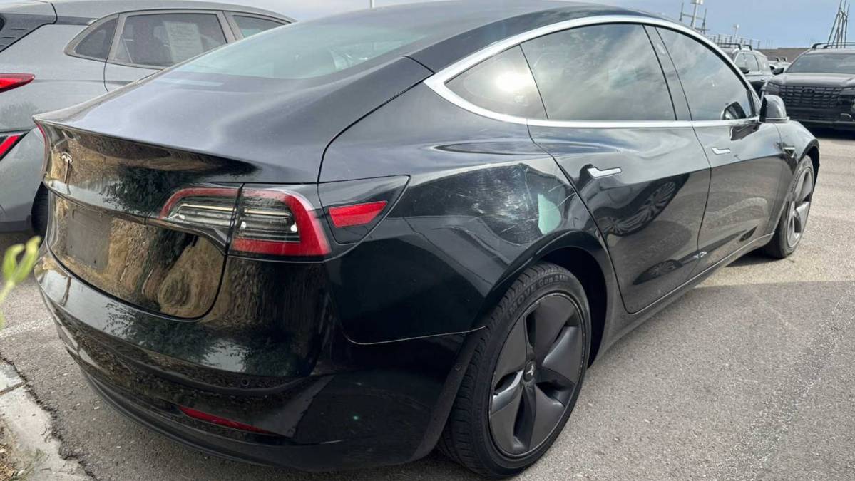 2018 Tesla Model 3 5YJ3E1EA4JF041613