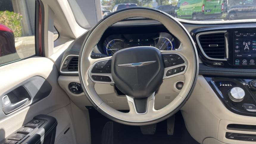 2018 Chrysler Pacifica Hybrid 2C4RC1N77JR365812