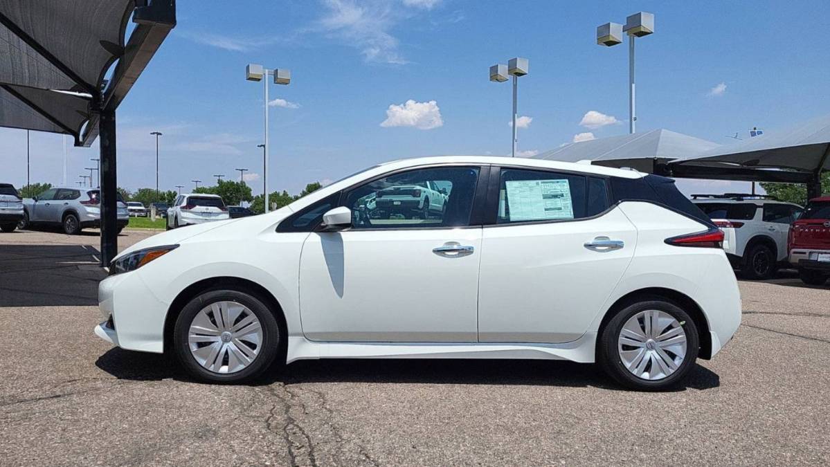 2025 Nissan LEAF 1N4AZ1BV4SC563391