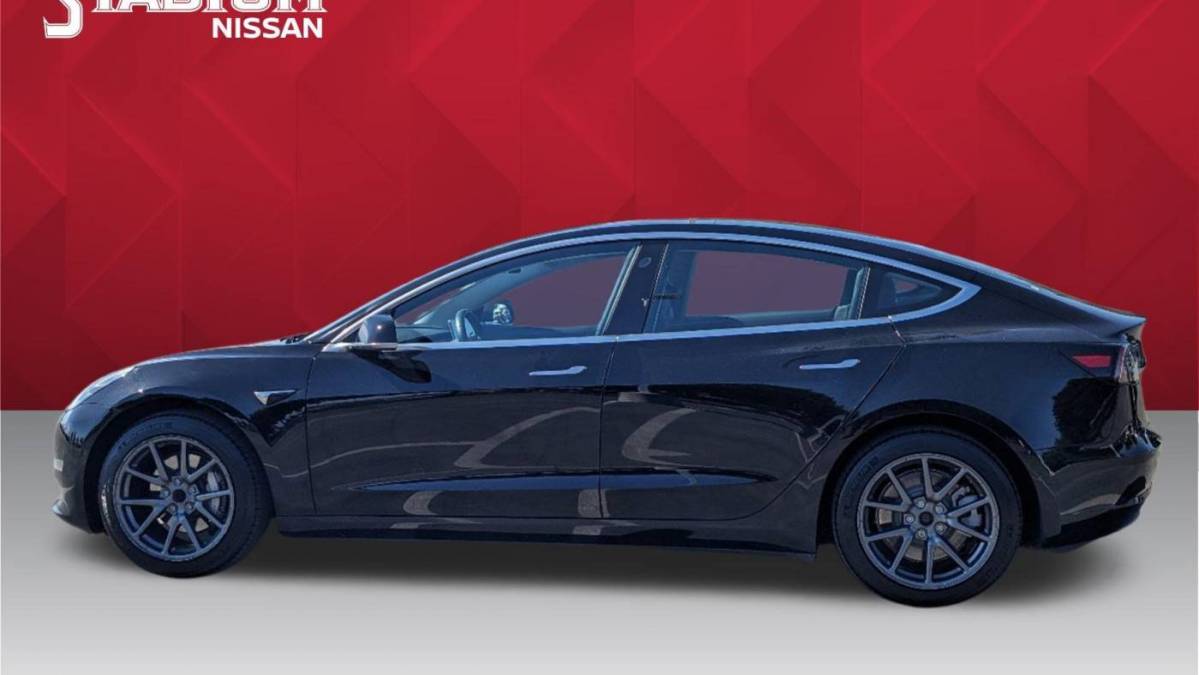 2018 Tesla Model 3 5YJ3E1EA8JF172110