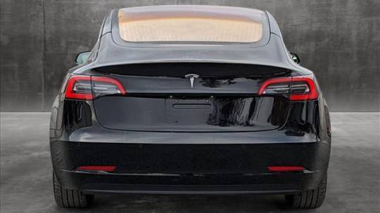 2018 Tesla Model 3 5YJ3E1EA9JF011426