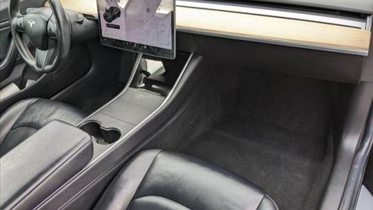 2018 Tesla Model 3 5YJ3E1EA9JF011426