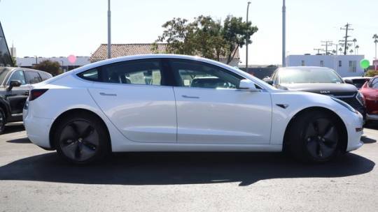 2018 Tesla Model 3 5YJ3E1EB7JF089101