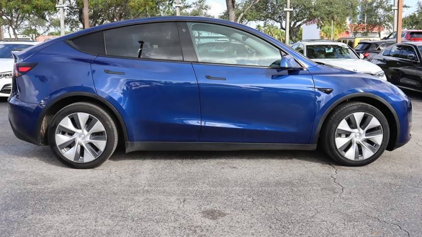 2021 Tesla Model Y 5YJYGDEE0MF281556