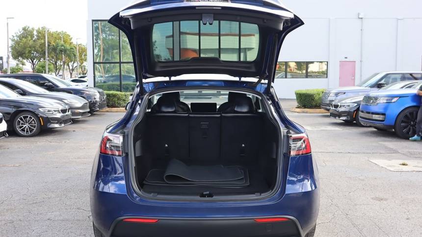 2021 Tesla Model Y 5YJYGDEE0MF281556