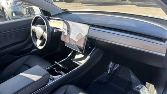 2018 Tesla Model 3 5YJ3E1EA0JF052382