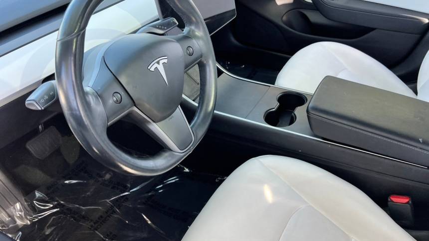 2019 Tesla Model 3 5YJ3E1EA3KF302618