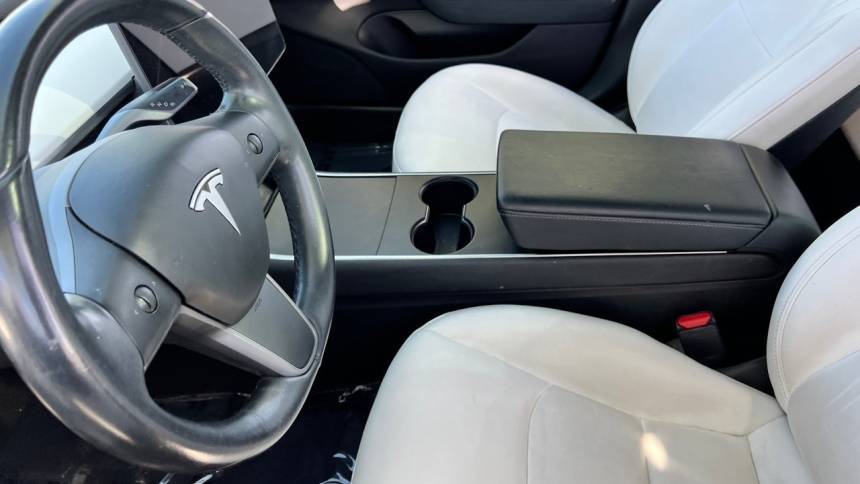 2019 Tesla Model 3 5YJ3E1EA3KF302618