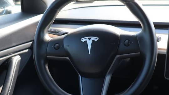 2018 Tesla Model 3 5YJ3E1EB8JF071755