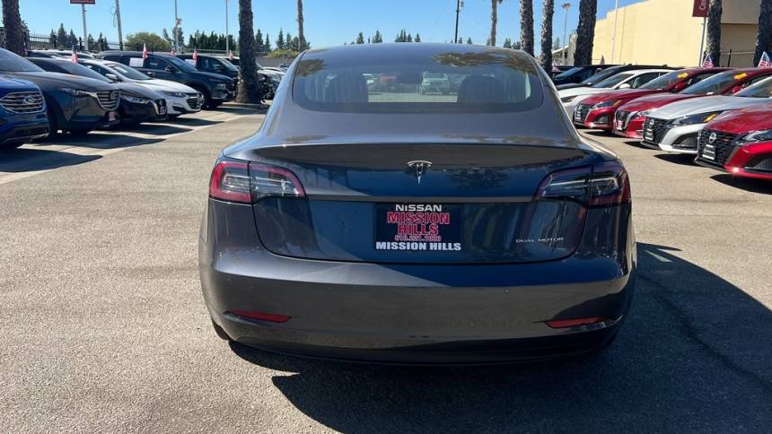 2018 Tesla Model 3 5YJ3E1EB2JF090706