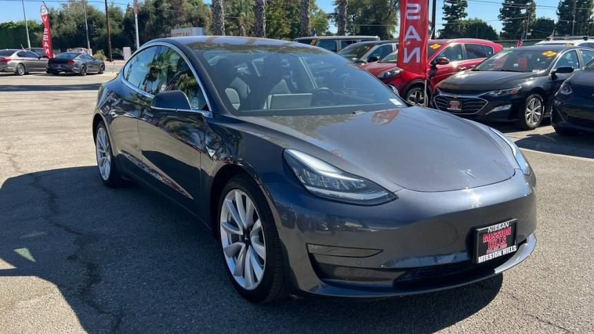 2018 Tesla Model 3 5YJ3E1EB2JF090706