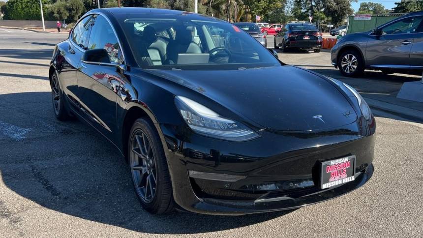 2018 Tesla Model 3 5YJ3E1EBXJF113214