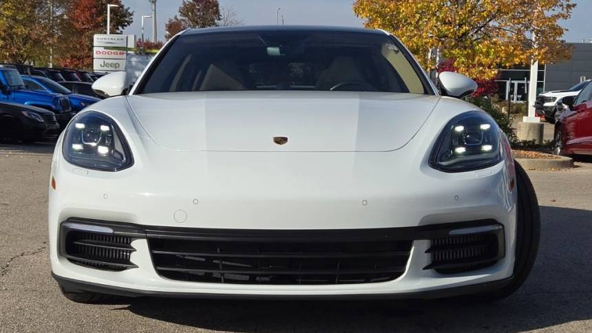 2019 Porsche Panamera WP0AE2A76KL124658