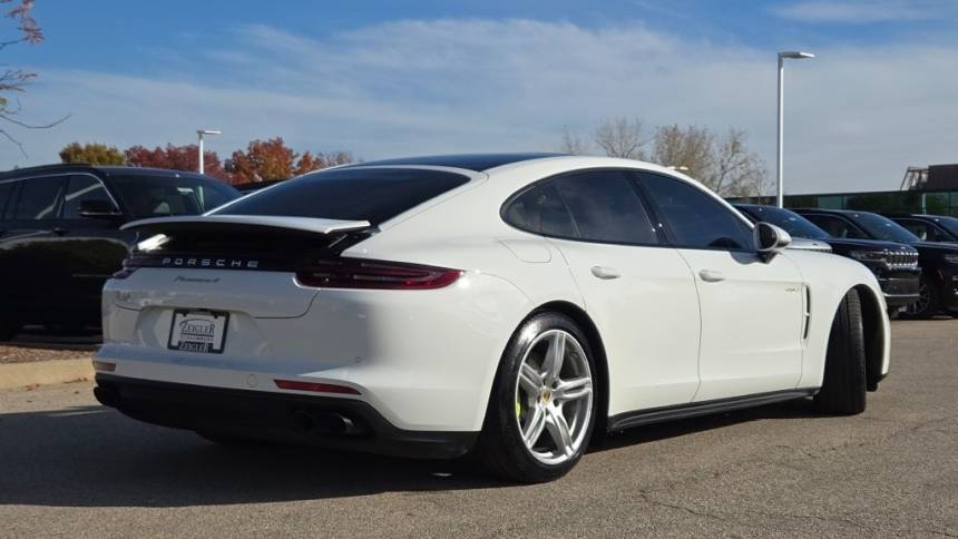 2019 Porsche Panamera WP0AE2A76KL124658