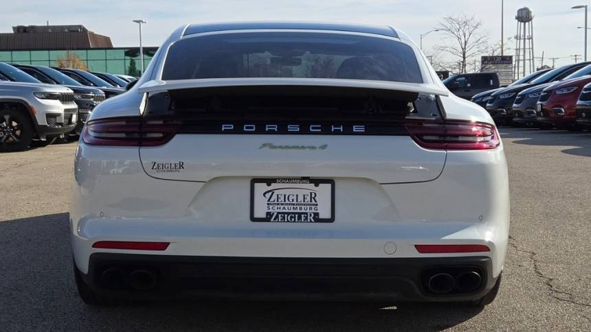 2019 Porsche Panamera WP0AE2A76KL124658