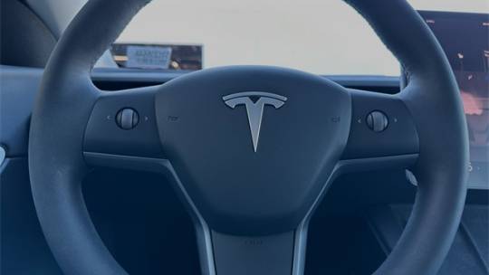 2021 Tesla Model Y 5YJYGDEE1MF195334