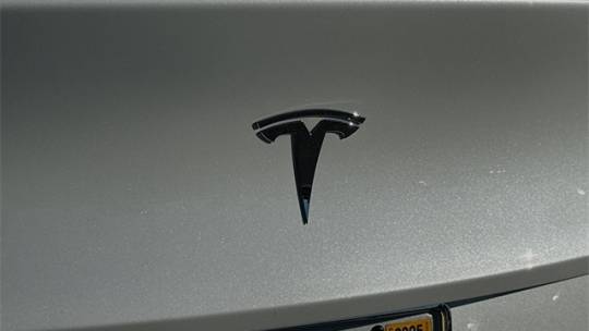 2021 Tesla Model Y 5YJYGDEE1MF195334