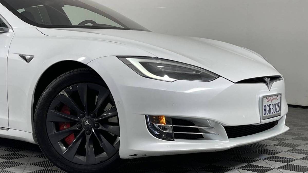 2018 Tesla Model S 5YJSA1E24JF276156