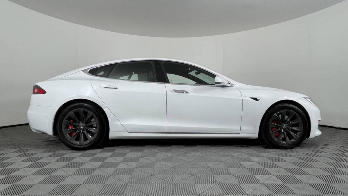 2018 Tesla Model S 5YJSA1E24JF276156