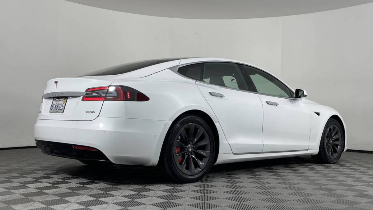 2018 Tesla Model S 5YJSA1E24JF276156