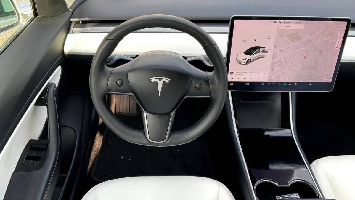 2019 Tesla Model 3 5YJ3E1EB3KF470073