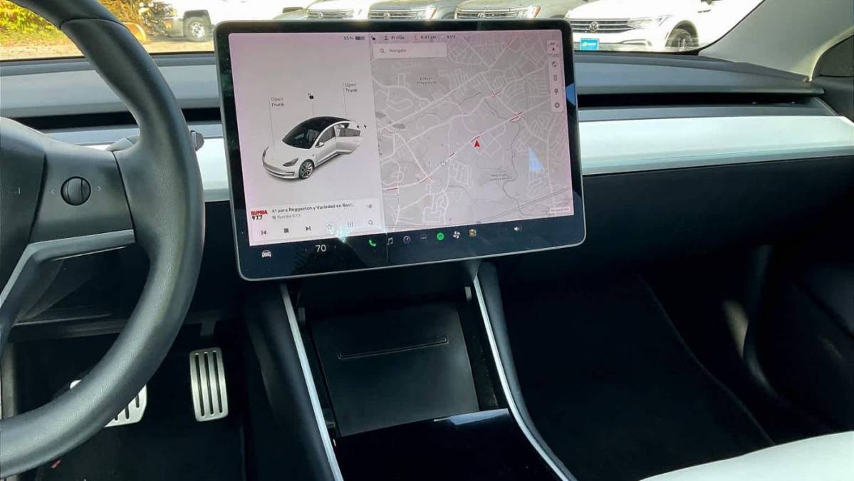 2019 Tesla Model 3 5YJ3E1EB3KF470073